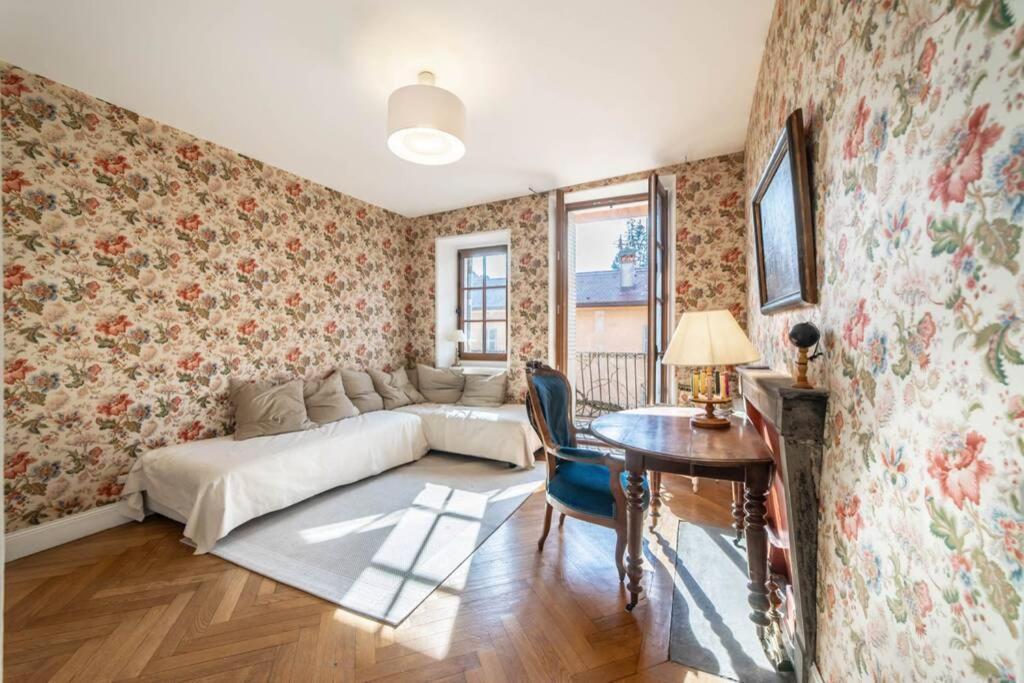 Appartamento Le Rousseau Annecy Esterno foto