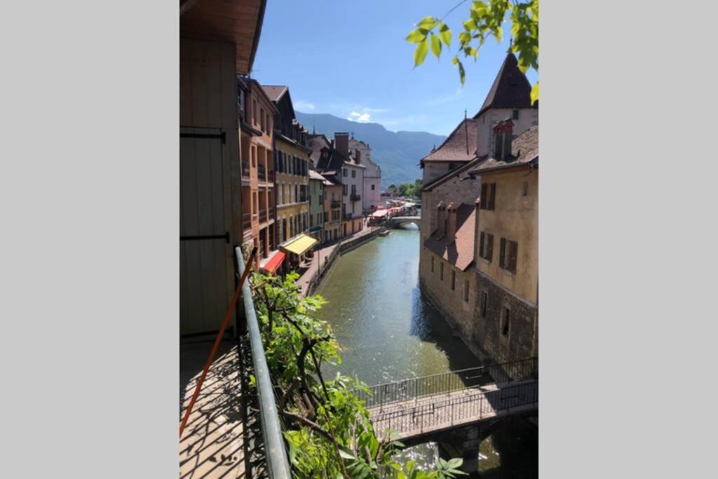 Appartamento Le Rousseau Annecy Esterno foto