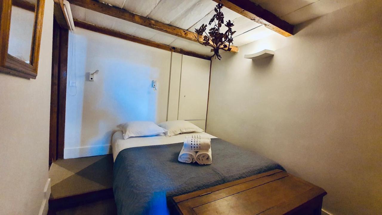 Appartamento Le Rousseau Annecy Esterno foto